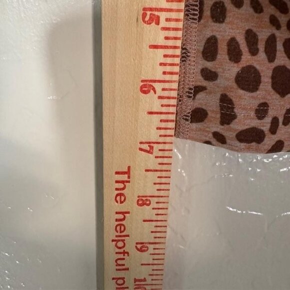 Beyond Yoga Shorts Womens XS Pink Leopard Cheetah High Waisted Biker Made USA - Picture 9 of 9